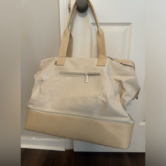 BEIS Handbags - IN GOOD Used Condition Beis The Weekender Travel Bag